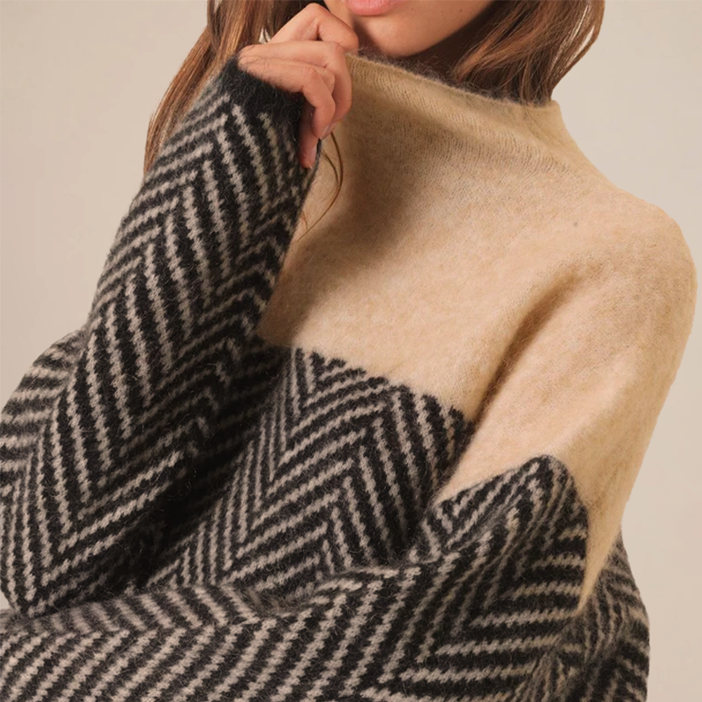Alice™ | Trendy Oversized Turtleneck