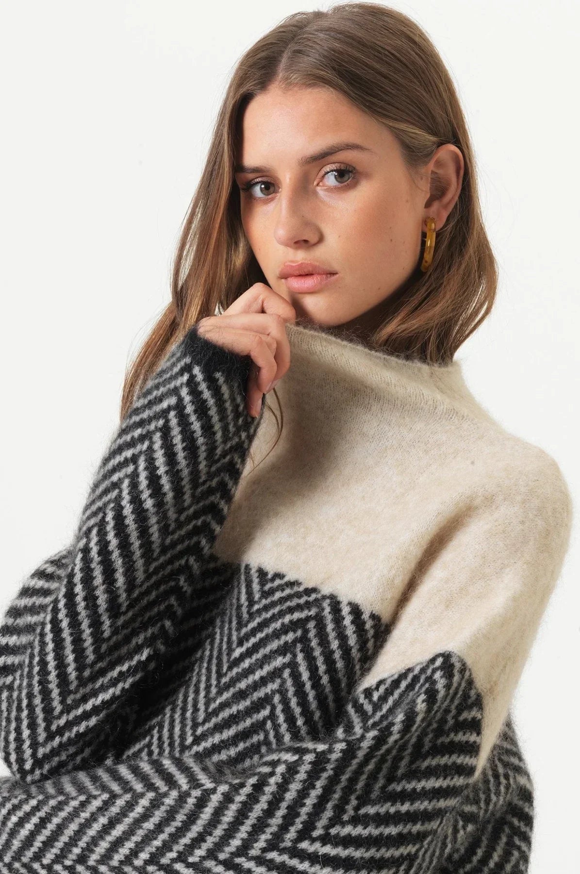 Alice™ | Trendy Oversized Turtleneck